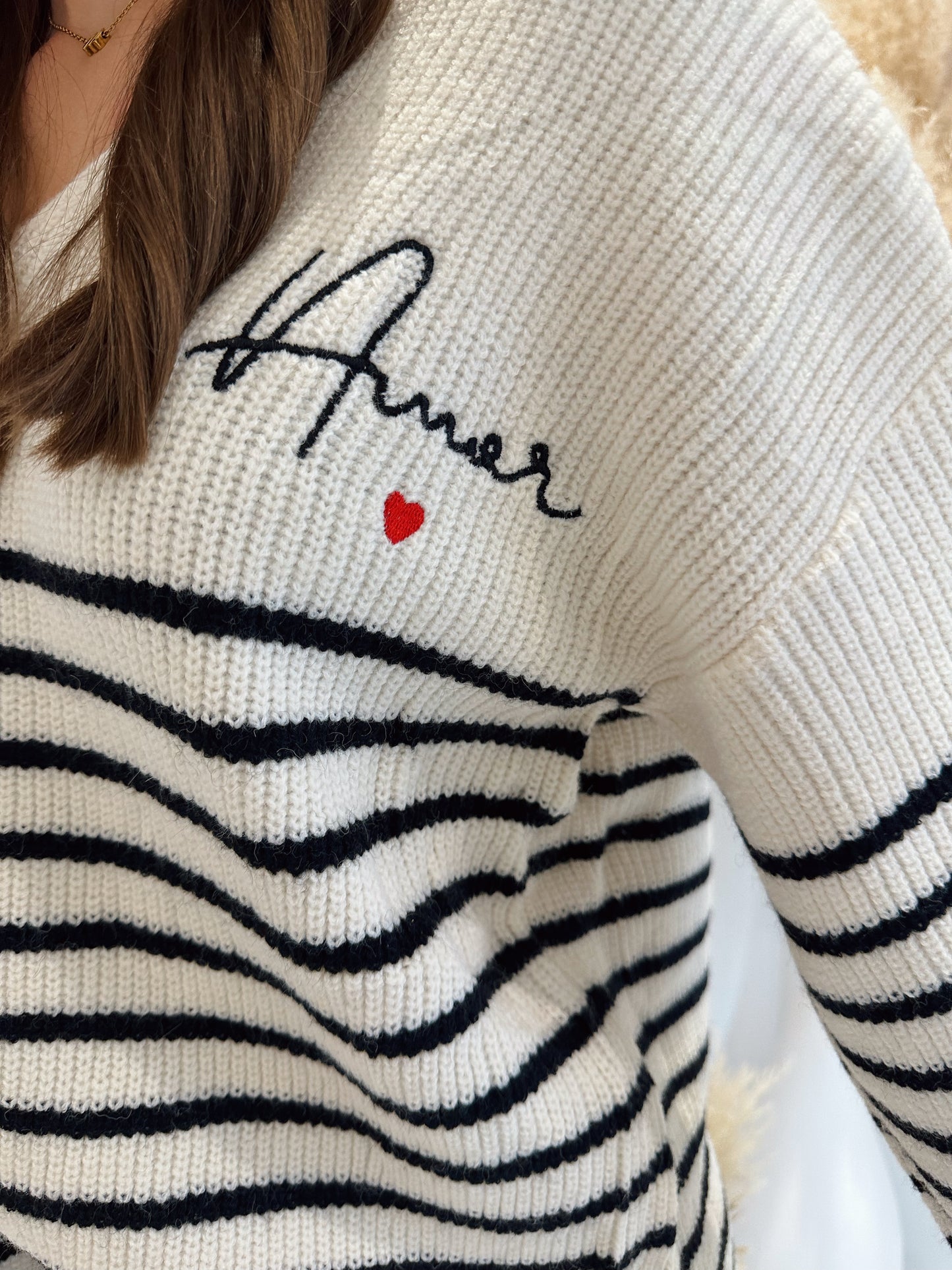 PULL AMOUR NOIR